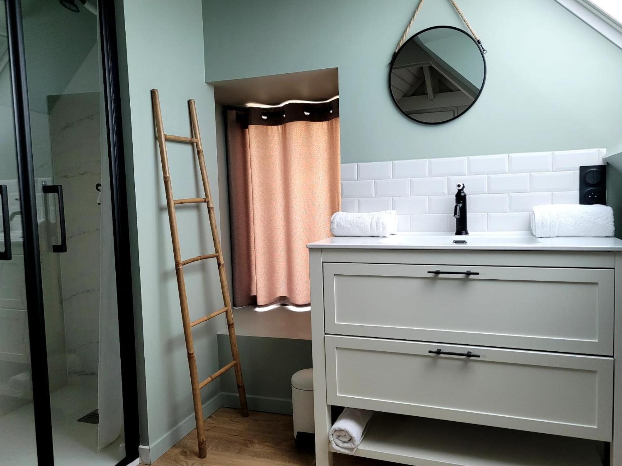 Le Jardin Medicis Gite Avec Spa Jacuzzi Et Sauna Tredion Bagian luar foto